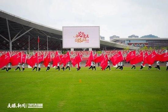 女儿酿成了父亲的得力助手，父亲不再是一小我战役。